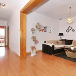 Fraj With Jacuzzi Apartamento *