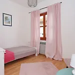 Fraj With Jacuzzi Apartamento