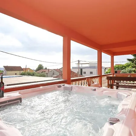 Fraj With Jacuzzi * ザダル