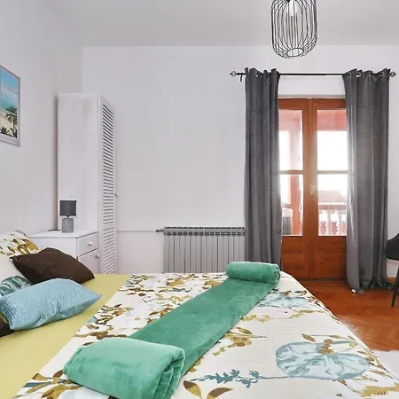 Fraj With Jacuzzi ザダル