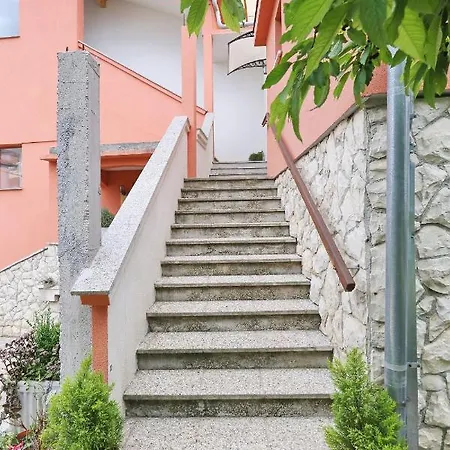 Fraj With Jacuzzi Apartment *