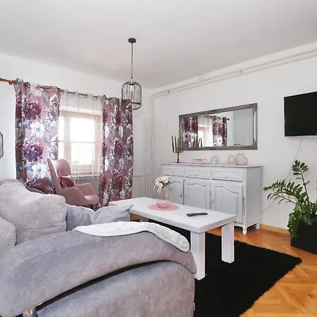 Apartment Fraj With Jacuzzi *