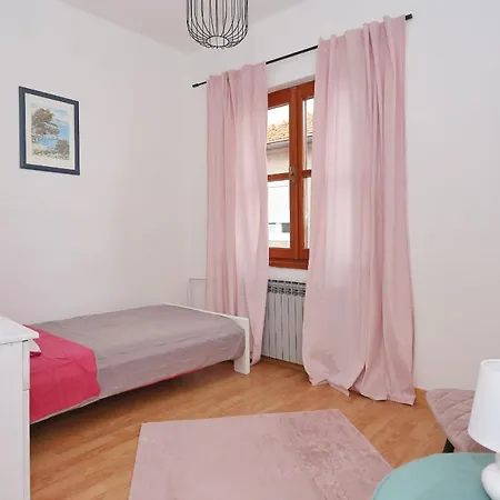 Fraj With Jacuzzi Apartment