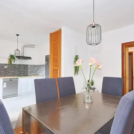 Apartment Fraj With Jacuzzi *