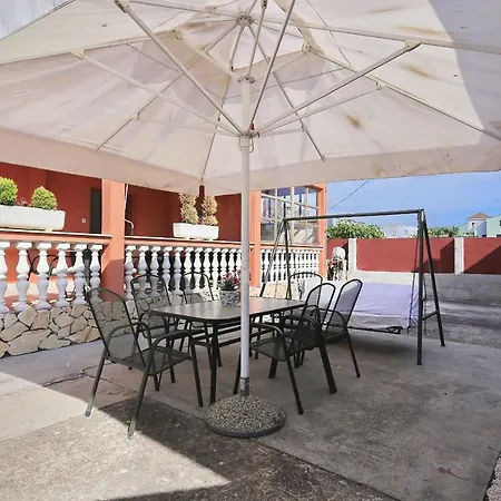 Fraj With Jacuzzi ザダル