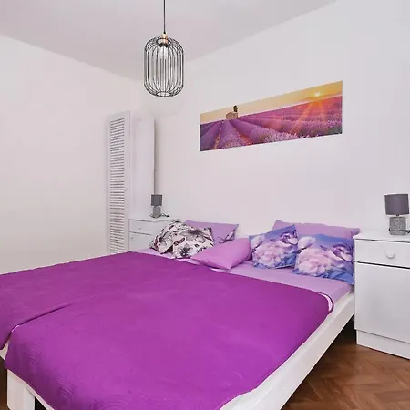 Fraj With Jacuzzi Apartment