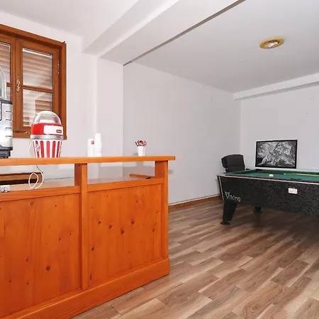 Apartment Fraj With Jacuzzi Zadar