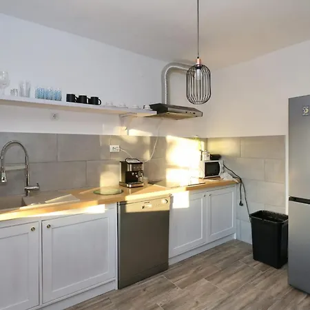 Fraj With Jacuzzi Apartment Zadar