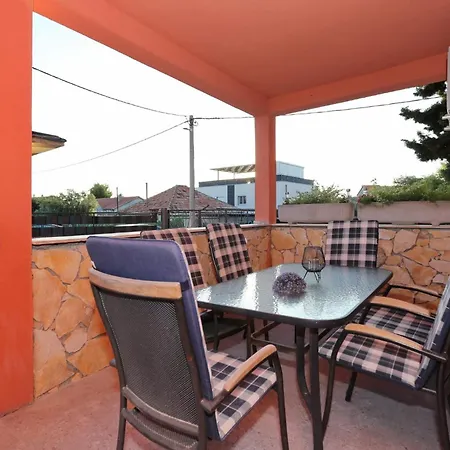 Fraj With Jacuzzi Apartment Zadar