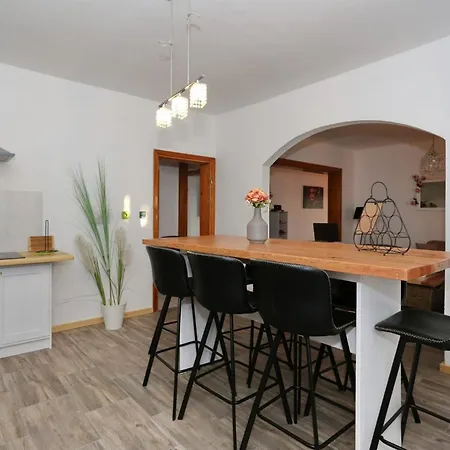 Apartment Fraj With Jacuzzi Zadar