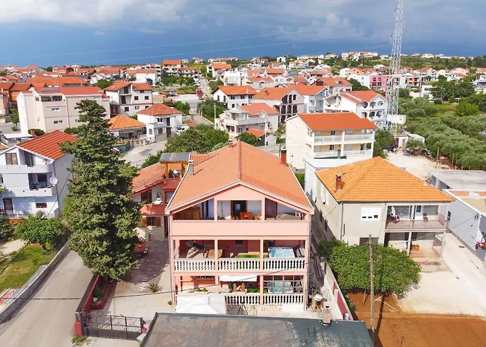 Fraj With Jacuzzi Apartament