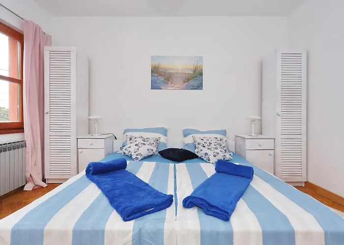 Fraj With Jacuzzi Apartament *