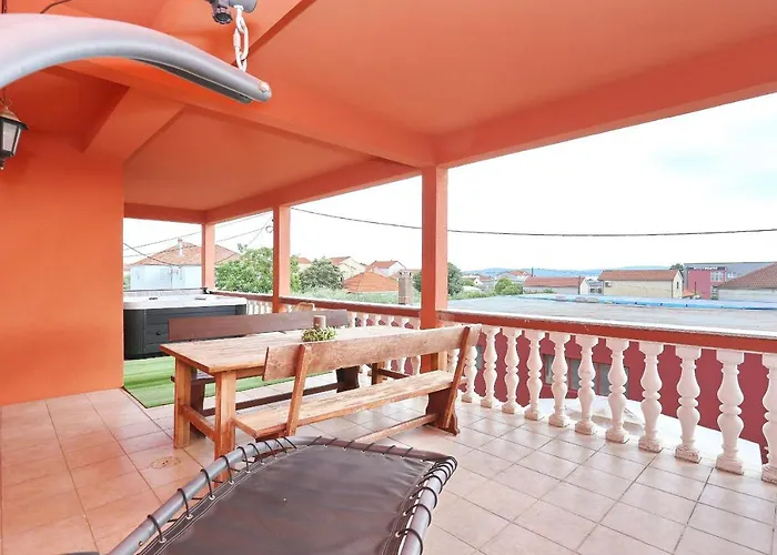 Fraj With Jacuzzi Apartament Zadar