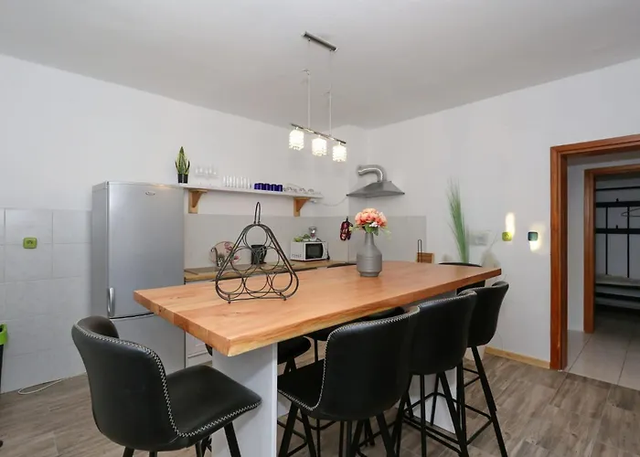 Fraj With Jacuzzi Zadar