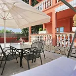 Apartment Fraj With Jacuzzi Zadar