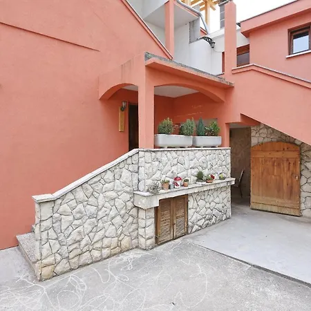 Apartment Fraj With Jacuzzi
