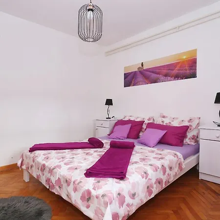 Apartment Fraj With Jacuzzi *