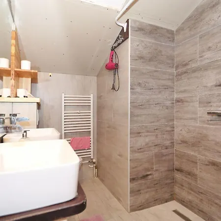 Apartment Fraj With Jacuzzi Zadar