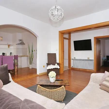 Apartment Fraj With Jacuzzi *