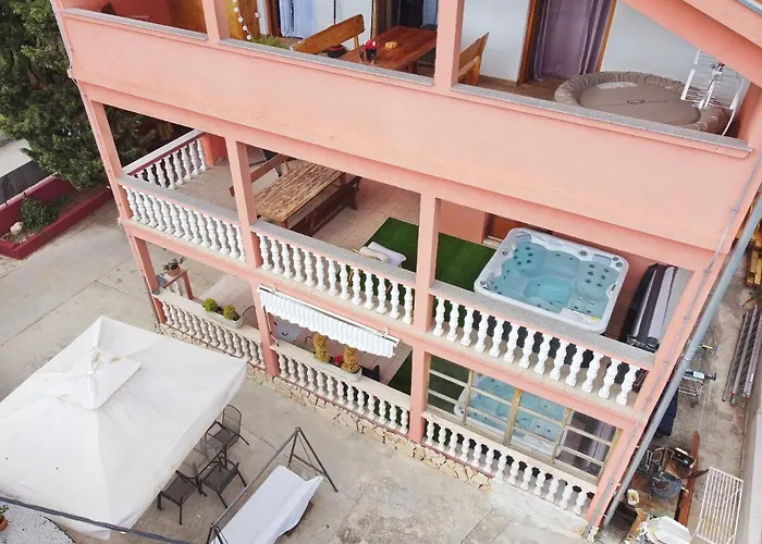 Appartement Fraj With Jacuzzi Zadar