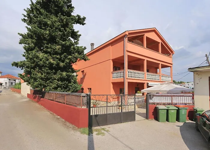 Appartement Fraj With Jacuzzi